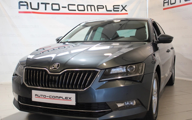 Skoda Superb cena 77900 przebieg: 151650, rok produkcji 2018 z Łobżenica małe 301